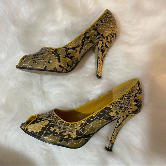 Jin ‎ Bloom women’s snakeprint stiletto shoes in size 7 - Picture 4 of 10